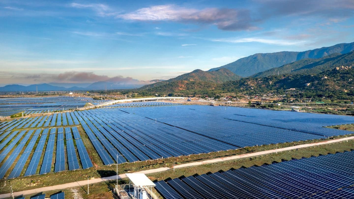 ACME Solar Signs 25-year PPA for 300 MW FDRE Project with SECI