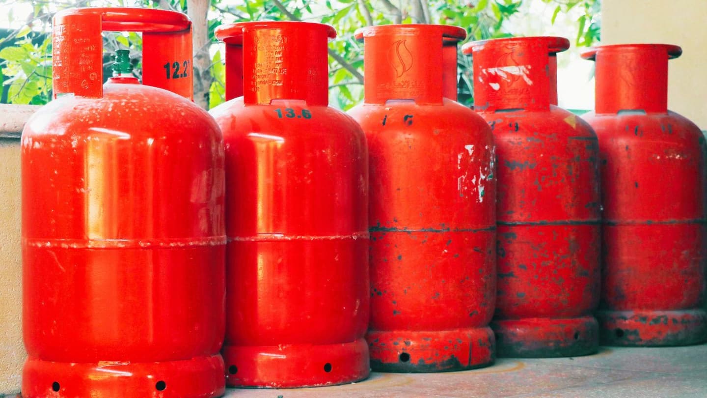 PSU Oil Marketing Companies Penalise 232 LPG Distributors, Suspend 56