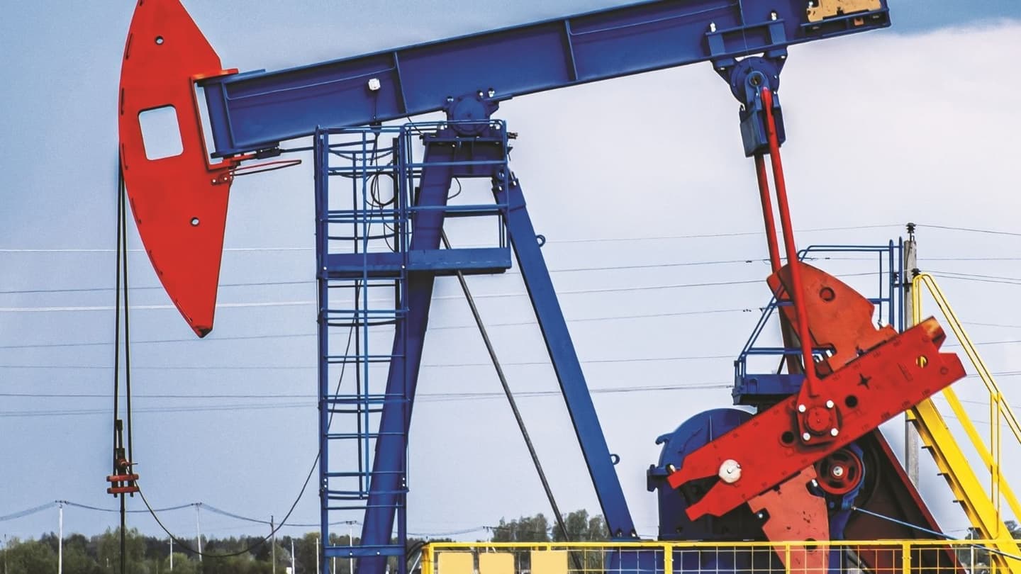 Oil, Gas and Power Hold Steady as Renewables Gain Ground