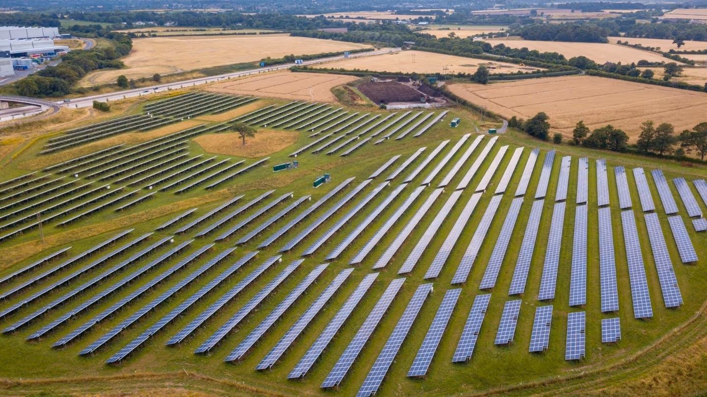 Vikram Solar and Avaada Electro sign a 1 GW domestic solar cell supply agreement for N-Type G12R TOPCon cells.
